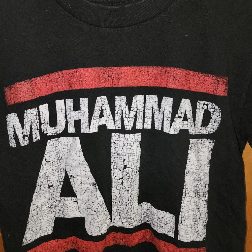 Muhammad Ali T - Picture 3 of 3